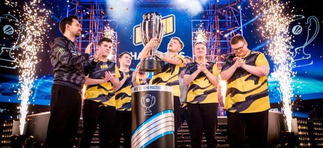 与此同时 与此同时